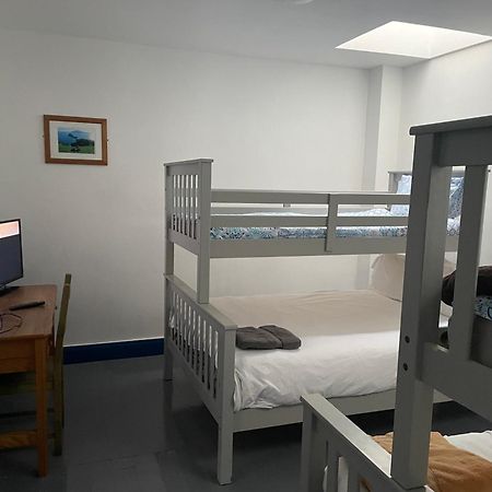 Coastguard Lodge Hostel At Tigh Tp Glaise Bheag Exteriör bild