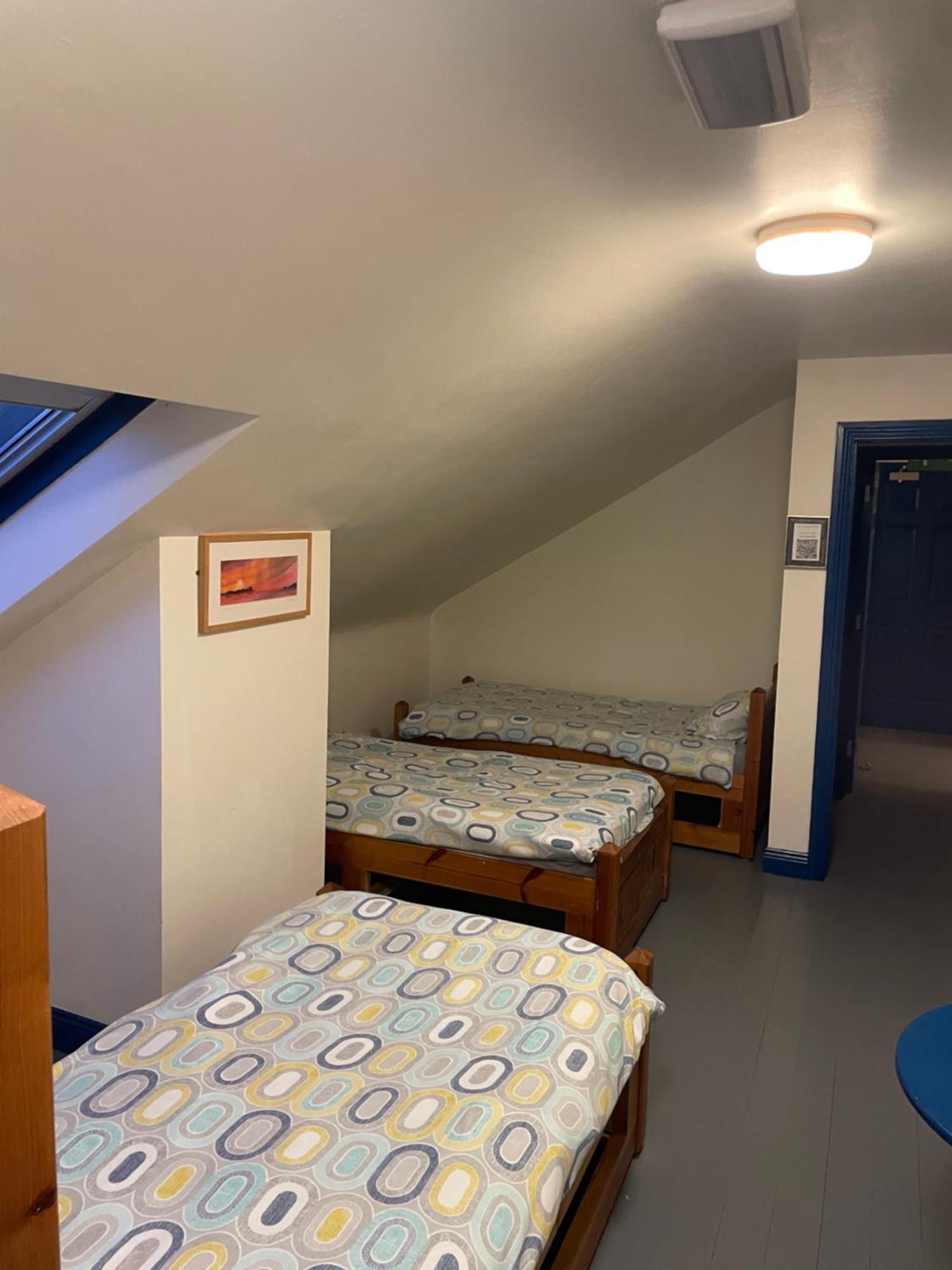 Coastguard Lodge Hostel At Tigh Tp Glaise Bheag Exteriör bild